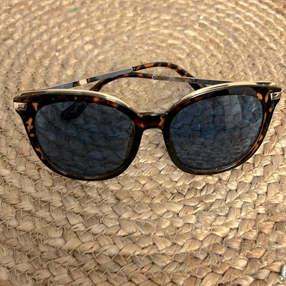 🕶️ OPTIMUM OPTICAL Oversized Tortoise Cat Eye Sunglasses